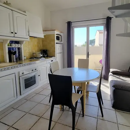 Apartment In Quiet With Pool Fréjus
